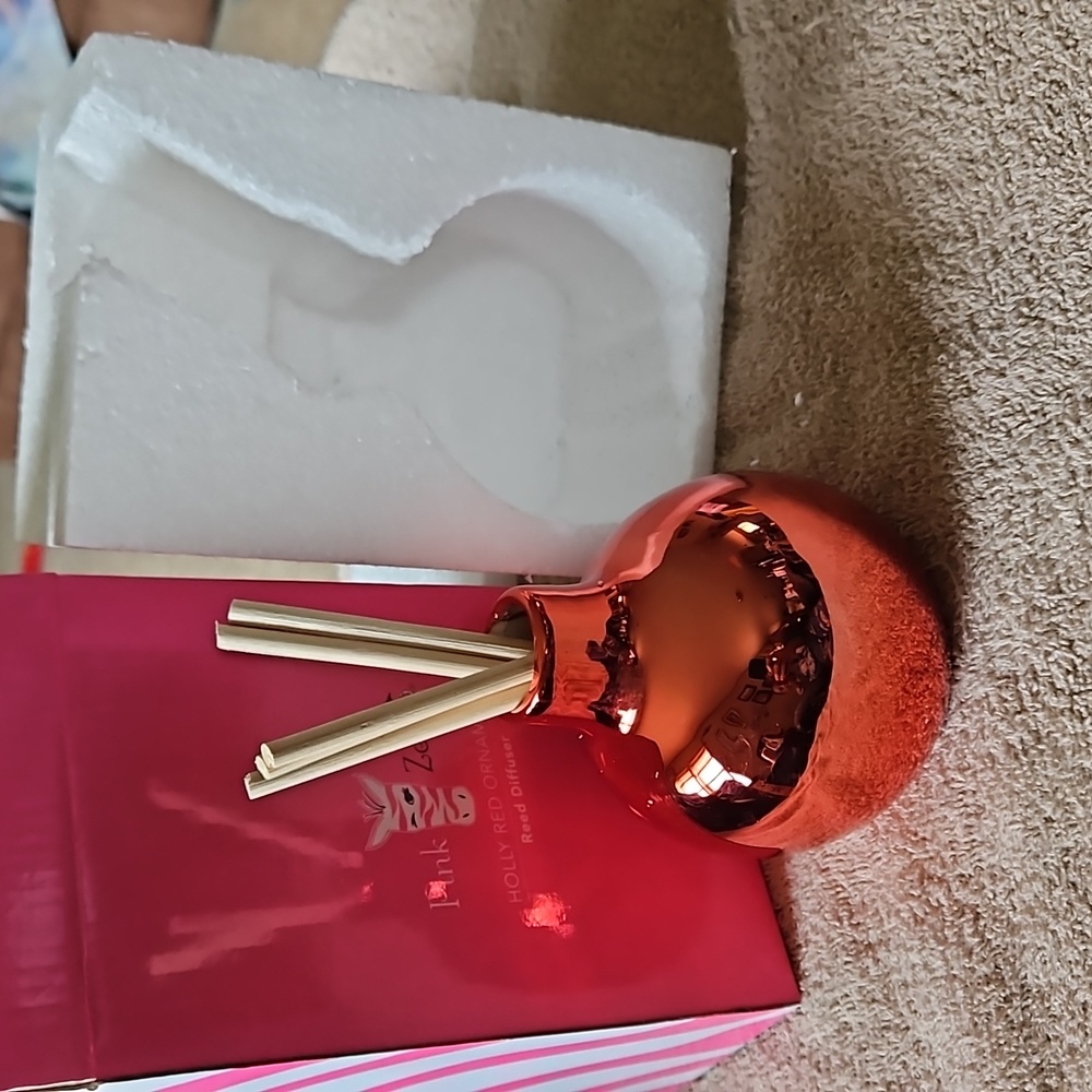 Pink Zebra Holly Red Reed Diffuser